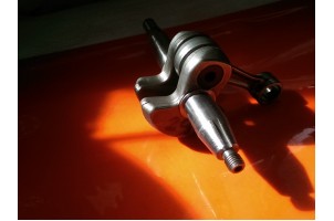 Колінвал STIHL 290/390 бензопила оригінал 11270300402